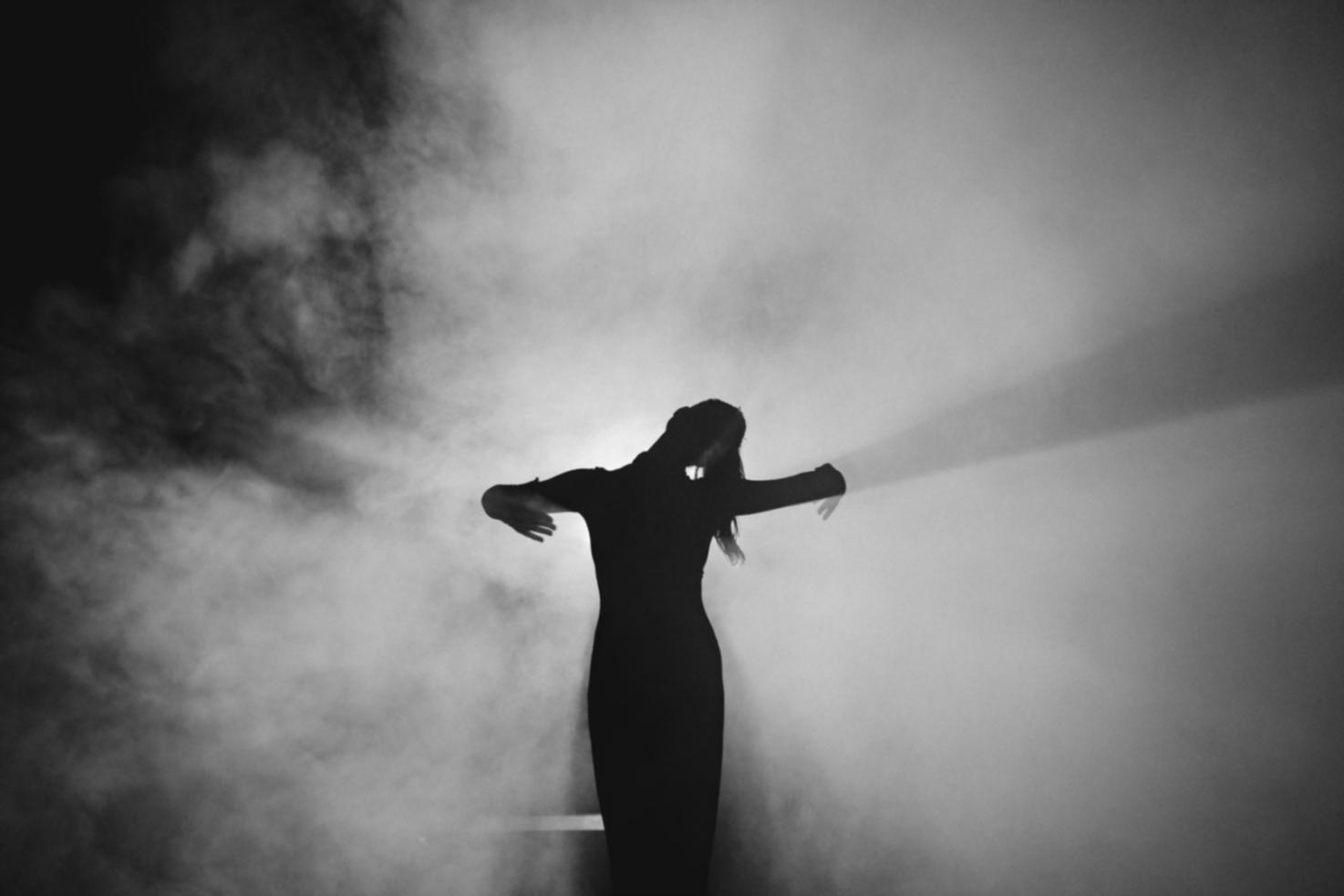 Danzatori in movimento creativo durante una lezione